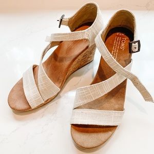 Tom’s cork 3.5” wedges. Worn twice. Perfect condition.